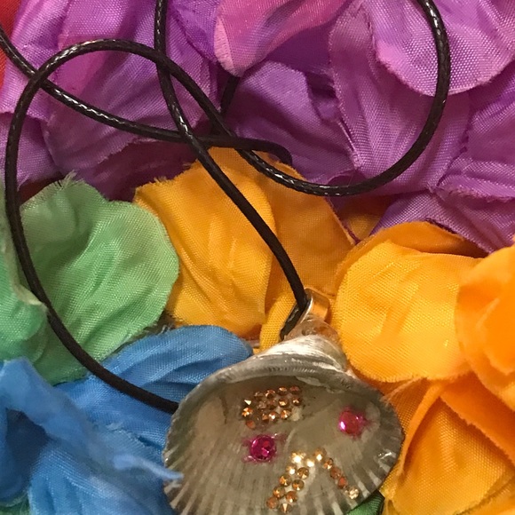 Seashell Handmade Necklace - Picture 15 of 16